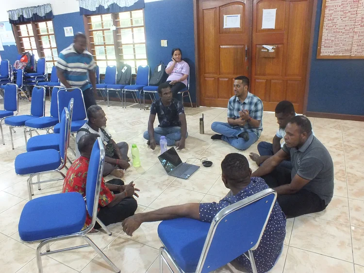 Tim Dou Kerja pemeriksaan sejawat 2